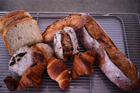 【a bread of fresh air】　おまかせパンセット　【約8～10個程度】【冷凍便】