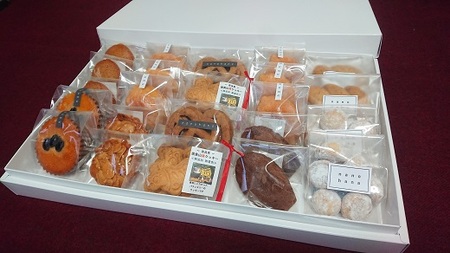 ケーキ工房菜の花 無添加 信貴山寅クッキーと焼菓子(大)