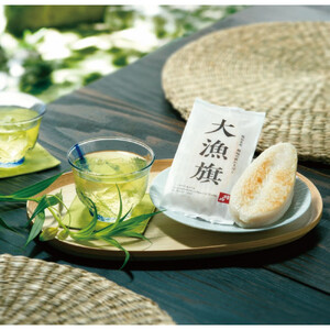 仙台名産 鐘崎 天然素材 肉厚笹蒲鉾 大漁旗詰合せ『TI-09』【おつまみ 蒲鉾 すり身 無添加 高たんぱく 練り物 魚介類 水産 食品 人気 おすすめ 仙台市 ひな祭り こどもの日 母の日 父の日 お中元 敬老の日 お歳暮 七五三 お正月 贈答 宮城県】 ●