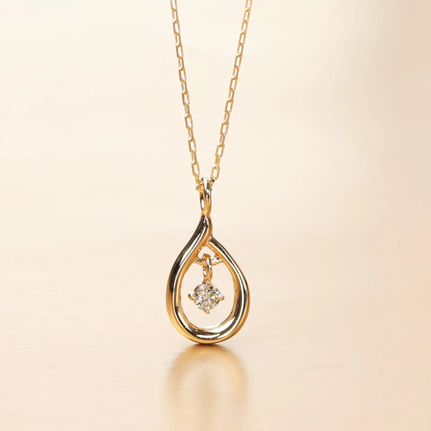 10金イエローゴールド 揺れるダイヤモンドネックレス 0.033ct K10-KN01053 [AM311] / 金 イエローゴールド ダイヤモンド ネックレス アクセサリー ギフト プレゼント