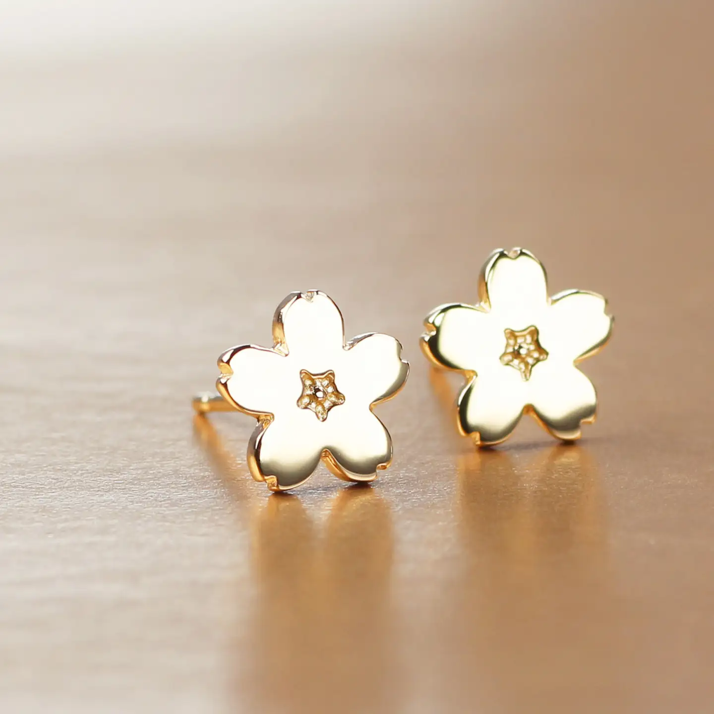 18金イエローゴールド 桜モチーフピアス 上品ジュエリー K18-KP002 / 金 イエローゴールド 桜モチーフ ピアス アクセサリー 上品 ギフト プレゼント
