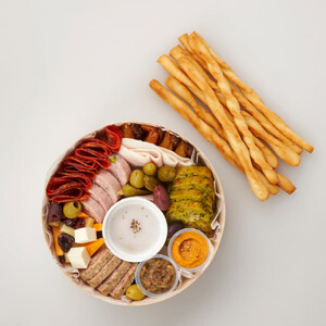 アペロボックス (L) (17種オードブルの盛り合わせ・グリッシーニ付き) ＜4名様用＞ Apero box