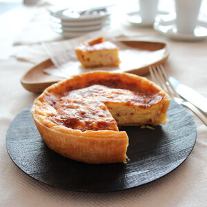 自家製 キッシュ ロレーヌ（グリエールチーズとベーコン）Quiche Lorraine (直径11cm) 約210g