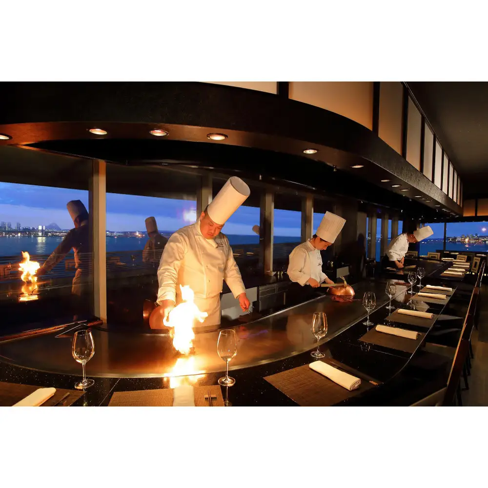 神戸メリケンパークオリエンタルホテル　エグゼクティブルーム2名1室夕朝食付き宿泊券　ステーキハウス「オリエンタル」特選黒毛和牛ステーキディナー