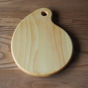 なすび型 カッティングボード 耐水加工 (L27×W20×T2cm) 台所 キッチン 調理道具 調理 料理 日用品 銀杏材 銀杏 【opbs015】【くにさき六郷舎】
