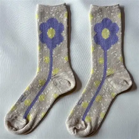 【ezu】flower jacquard socks / ベージュ◆靴下◆おしゃれ◆立体感【1643692】
