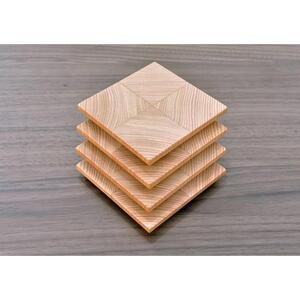 職人の技が光る。木目の美しい「年輪コースター」（ヒノキ）