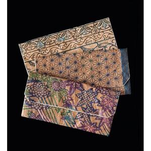 あなた好みにパターンオーダー　手漉き竹和紙を匠の技で染め上げた「お多福ケース(お札入れ)」