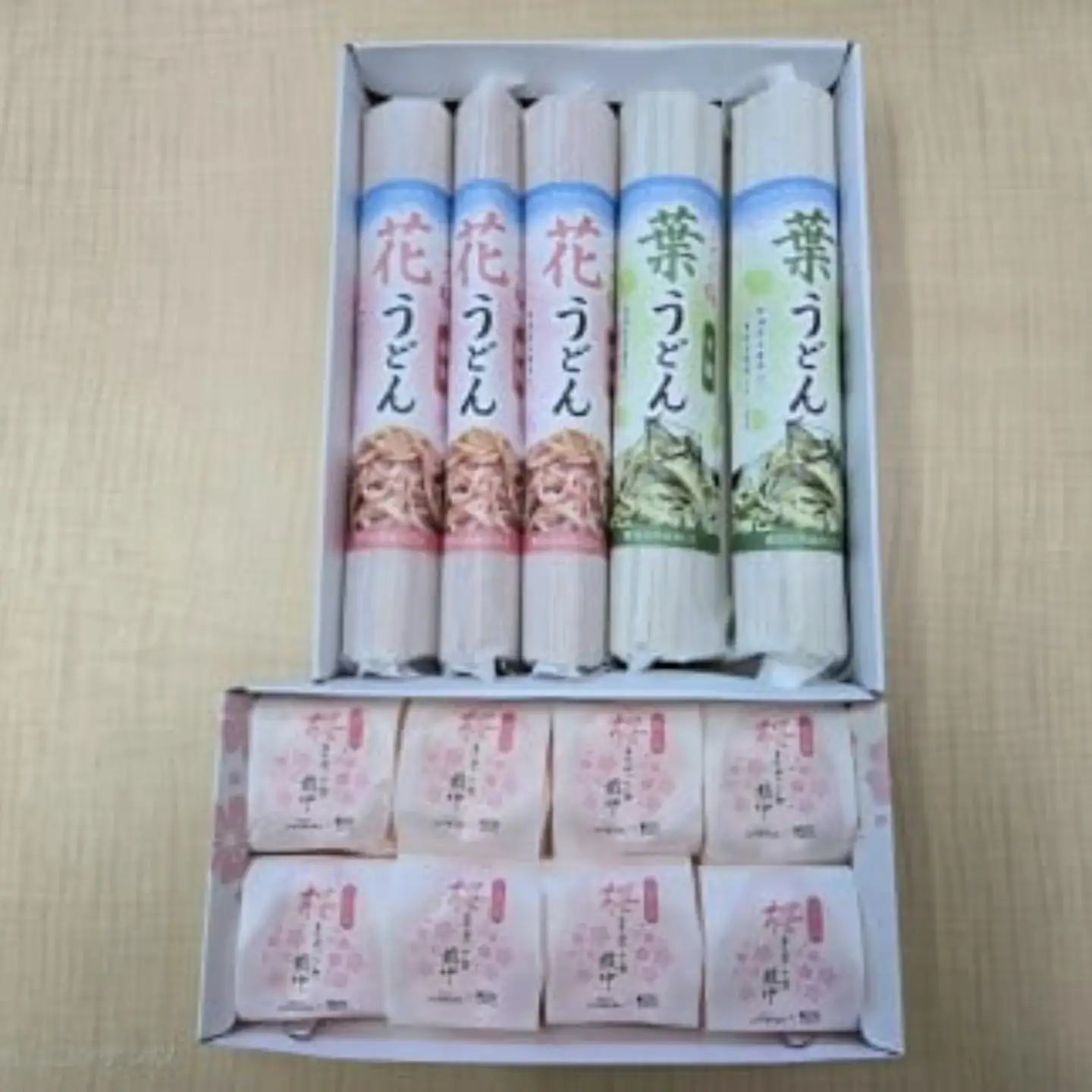 うどんと最中セット ( ごせん桜うどん 花3把 葉2把・桜まるごと最中8個 )