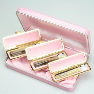 【実印や銀行印に使用可能】オランダ水牛とピンクケースの印鑑3本セット 女性に対応 保管ケース付き はんこ 判子 印鑑セット ギフト プレゼント お祝い 入学祝い 就職祝い 卒業祝い 実印 銀行印 誕生日 還暦祝い 子ども こども 赤ちゃん 3M10111