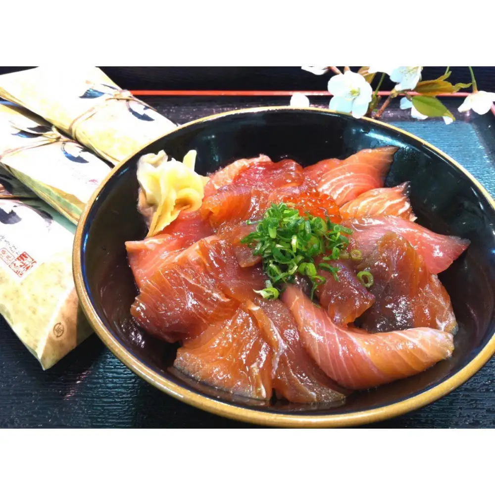 ＜水産加工大賞受賞＞燻製・づけ丼・昆布じめ丼の素詰合せ(燻製×2本・づけ丼×1本・昆布じめ丼×1本・計4本×3回お届け)