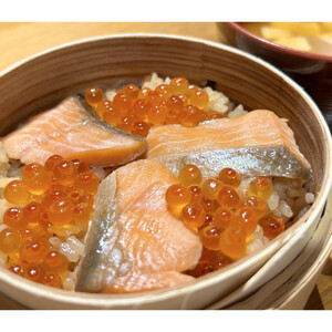 宮城 三陸 本場の味 極上鮭とイクラの味 ご飯が旨い◎鐘崎の「はらこ飯」4P【鮭 さけ いくら惣菜 魚介類 水産 食品 人気 おすすめ 仙台市 ひな祭り こどもの日 母の日 父の日 お中元 敬老の日 お歳暮七五三】 ●