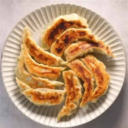 東村山市の名店「すぱいす」冷凍餃子　約40g×30個　【配送不可地域：離島】【1645600】