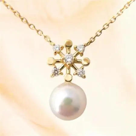 ジュエリーの街【山梨甲府】よりお届けする　K18YG　アコヤ真珠　ダイヤモンドネックレス　N31【配送不可地域：離島・沖縄県】【1229799】
