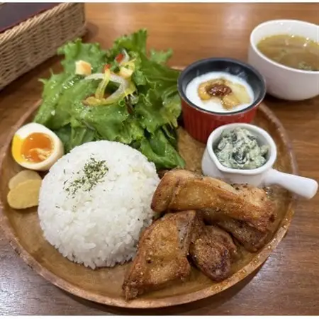 燻煙広場pace お食事券 (2,000円分)ランチを楽しむカフェタイムテイクアウトで燻製お土産にも【1699027】