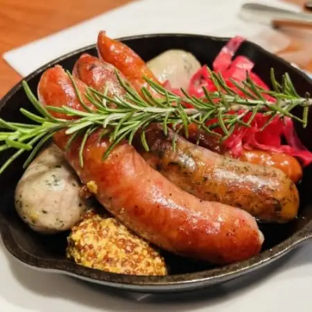 【今帰仁アグー専門店 長堂屋】こだわりの今帰仁アグーソーセージ食べ比べ(プレーン＆スモーク)【配送不可地域：離島】【1732253】