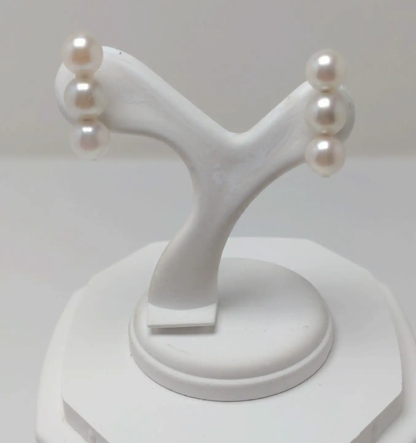 2128 アコヤ真珠 4.5m/mUP ピアス 純チタン パール 3連 フォーマル 伊勢市　伊勢志摩