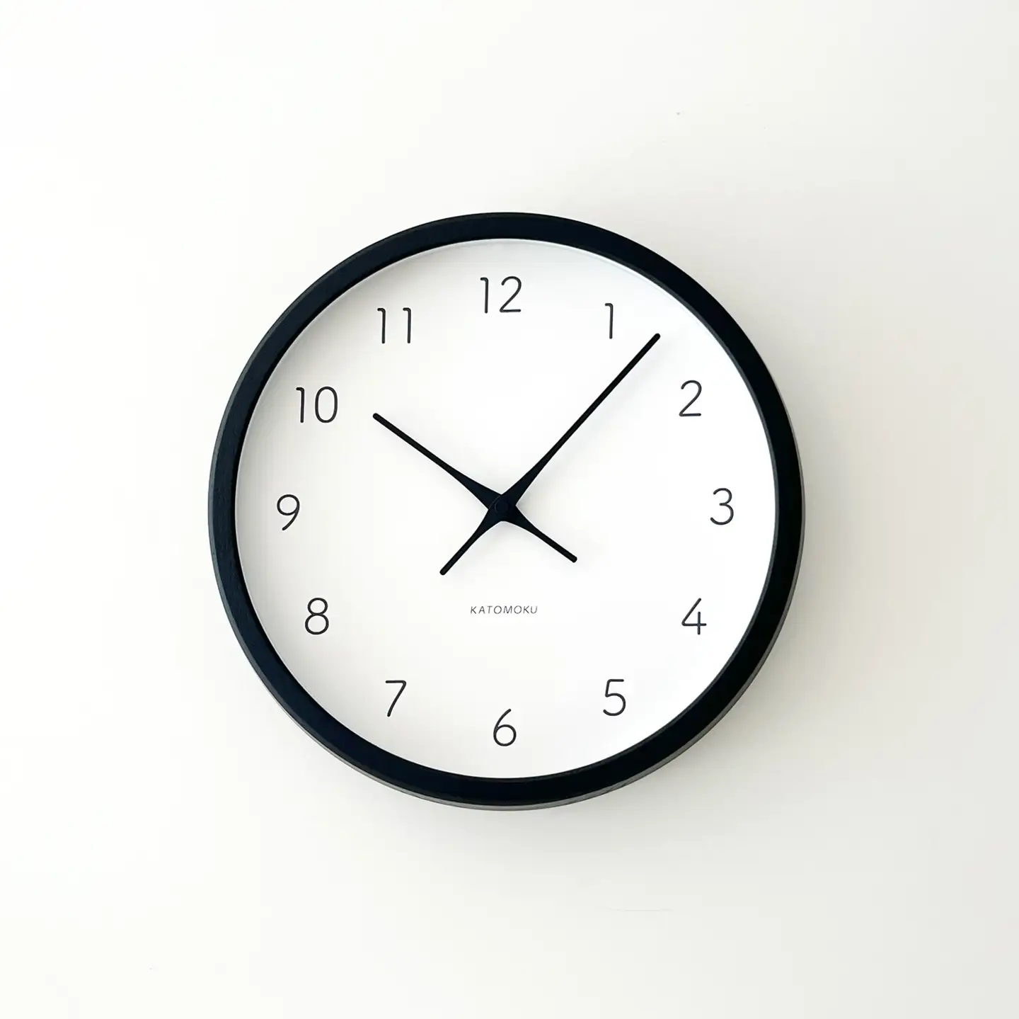 KATOMOKU muku clock 7 ≪km-60BKRCS≫木製掛け時計(ブラック/SKP電波スイープムーブメント(連続秒針))【R7553】