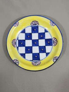 【伊万里焼】黄巻 市松紋様丸七寸皿 035-H630