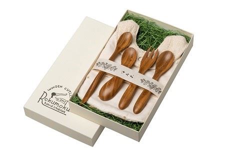 木を活かす！名入れBabyスプーン4本＆スタイのセット