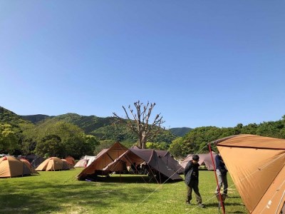 スノーピーク土佐清水キャンプフィールド宿泊券（1泊 1組6名まで）～フリーサイトプラン～【R00594】