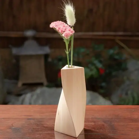 【山田木工所】一輪挿し（三角ねじり）