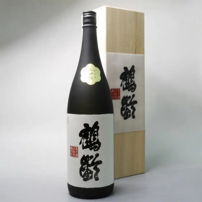 日本酒 鶴齢 純米大吟醸 東条産山田錦 37%精米 1800ml【鶴齢 純米大吟醸 一升瓶 1本 日本酒 1800ml 青木酒造 新潟 地酒 厳選 晩酌 熱燗 お酒 酒 さけ お中元 お歳暮 贈答】