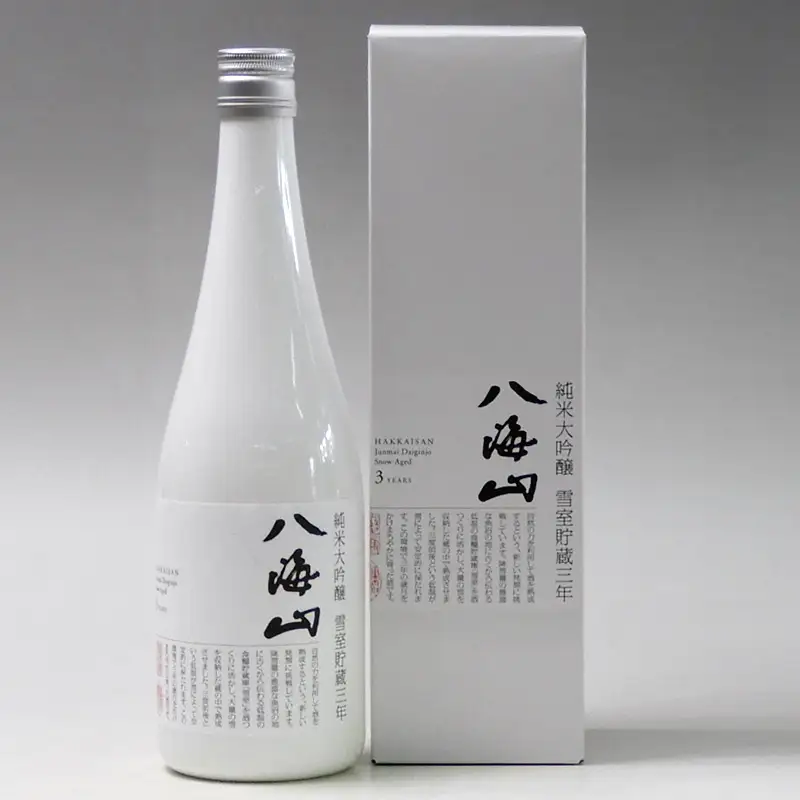 日本酒 八海山 純米大吟醸 雪室貯蔵三年 720ml【八海山 純米大吟醸 四合瓶 1本 日本酒 720ml 新潟 地酒 厳選 晩酌 熱燗 お酒 酒 さけ お中元 お歳暮 贈答】