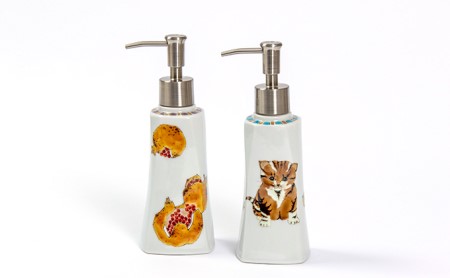 九谷焼ソープディスペンサー（4角） a05 雑貨 日用品 工芸品 バス用品  猫