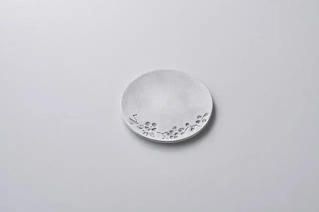 「ひんやり」をキープしてくれるアルミ鋳物の菓子皿（Umeセット）