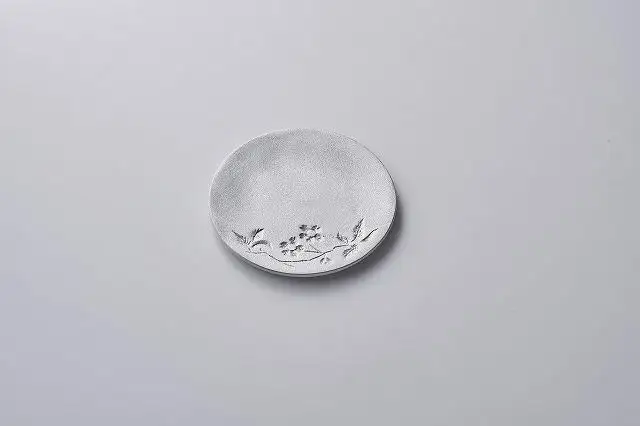 「ひんやり」をキープしてくれるアルミ鋳物の菓子皿（Sakuraセット）