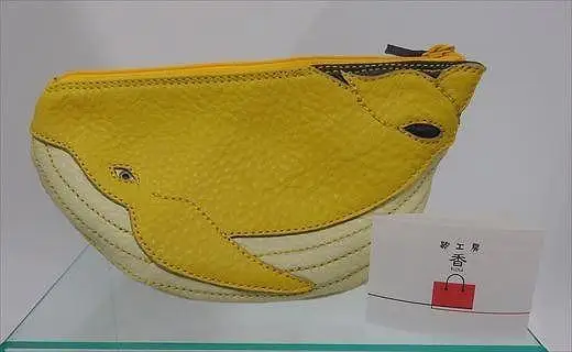 「鞄工房　香」くじらのポーチ イエロー