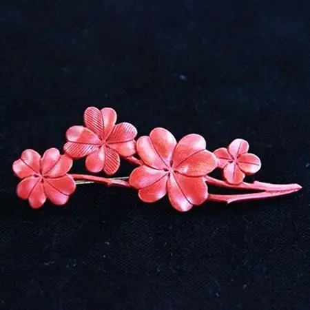 つげ細工 ブローチ(四つ葉のクローバー/拭き漆仕上げ)　約7cm_装飾品・工芸品  アクセサリー _【1116508】