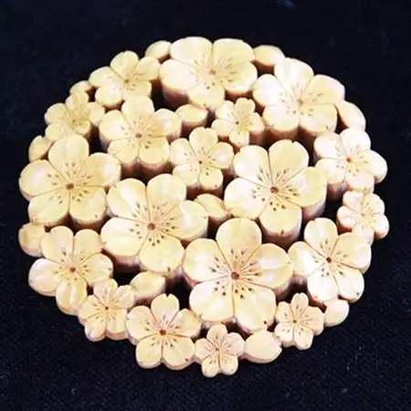 つげ細工 ブローチ(桜)　5.5cm_装飾品・工芸品  アクセサリー _【1116504】