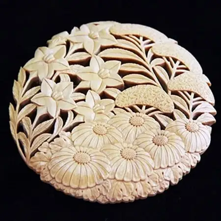 つげ細工 ブローチ(秋草)　約8.5cm_装飾品・工芸品  アクセサリー _【1116499】