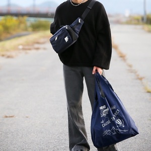 豊岡鞄 CIE WEATHER BODYBAG with MARKET BAG（071954）ネイビー / 木和田正昭商店 撥水 ウエストポーチ ボディバッグ ウエストバッグ メンズ レディース スマートフォン 財布 A5手帳収納 エコバッグ付属