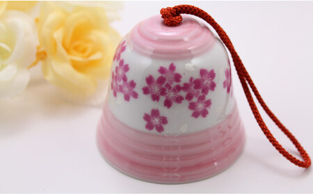 有田焼風鈴 ピンク巻桜紋様 【二宮閑山】 夏 音色 ふうりん 磁器風鈴 プレゼント贈り物 A12-206