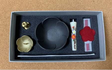 【高岡銅器】うめ燭台・香炉セット（香炉黒、燭台金） 民芸品 工芸品 伝統技術 装飾品 インテリア  FAD-0694