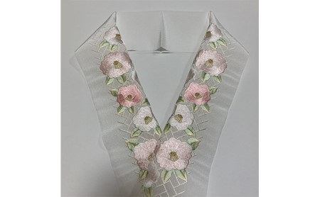 半衿　半襟　ピンクの椿柄　刺繍 和装 民芸品 工芸品 伝統技術 篠原縫製