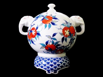 【伊万里焼】市川冬山窯「色鍋島柘榴文台付香炉」 037-H754