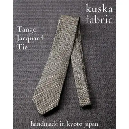 【手織りネクタイ】ゴールド 丹後ジャカードタイ kuskafabric 京都・丹後のシルク織物_装飾品・工芸品 ネクタイ・ベルト 服飾小物 _【1257561】