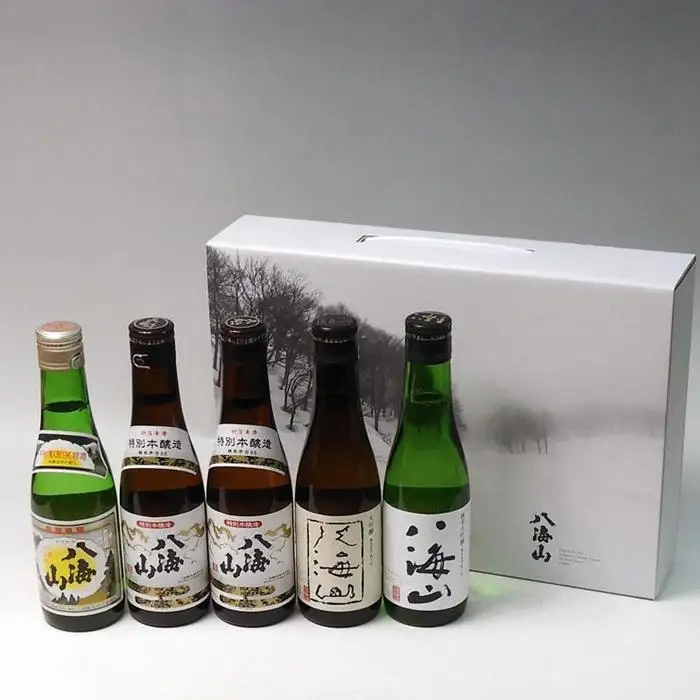 日本酒 八海山 清酒・特別本醸造・大吟醸・純米大吟醸　300ml×5本セット【八海山 清酒 特別本醸造 大吟醸 純米大吟醸 飲み比べ 5本 セット 日本酒 300ml 新潟 地酒 厳選 晩酌 熱燗 お酒 酒 さけ お中元 お歳暮 贈答】