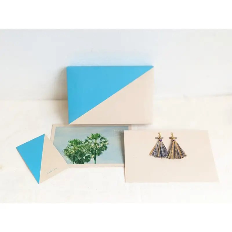 京丹後の絹糸イヤリング【カンボジアの女性たちに雇用の機会を!!】 京丹後の絹糸を使ってカンボジアの女性達が作ったイヤリング