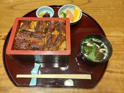 945 鰻の千代幸うな重（海）と名物白焼（川）のセット1名様分御食事券