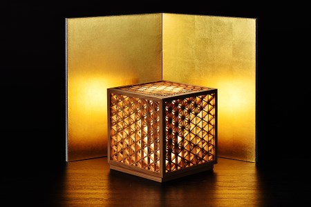 花器や壷を引き立たせる「屏風」本金・古代銀屏風《W310×H410×D14（mm）》金色・銀色両面使用可能 季節の飾りに重宝