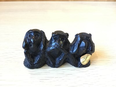 那智黒石のまち熊野【仮谷梅管堂の三猿の置物】【kmkn0231】