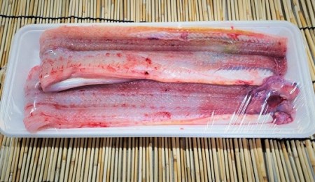 活きを開いてすぐ発送♪生うなぎ開き2本(約350g)ご家庭で蒲焼、白焼きに！・K187-13