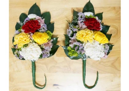 プリザーブドフラワー　仏花一対（花器付き）