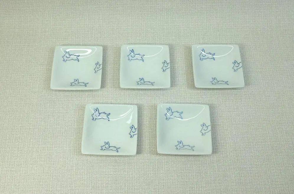 【AB490】【波佐見焼】es判子 角小皿 うさぎ 【西海陶器】5 43473