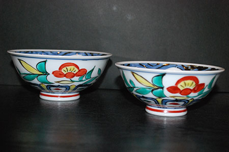 【伊万里焼】伊万里陶苑万歴花文 夫婦茶碗 070-H193